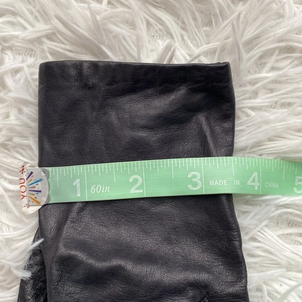 Black vintage short driving gloves